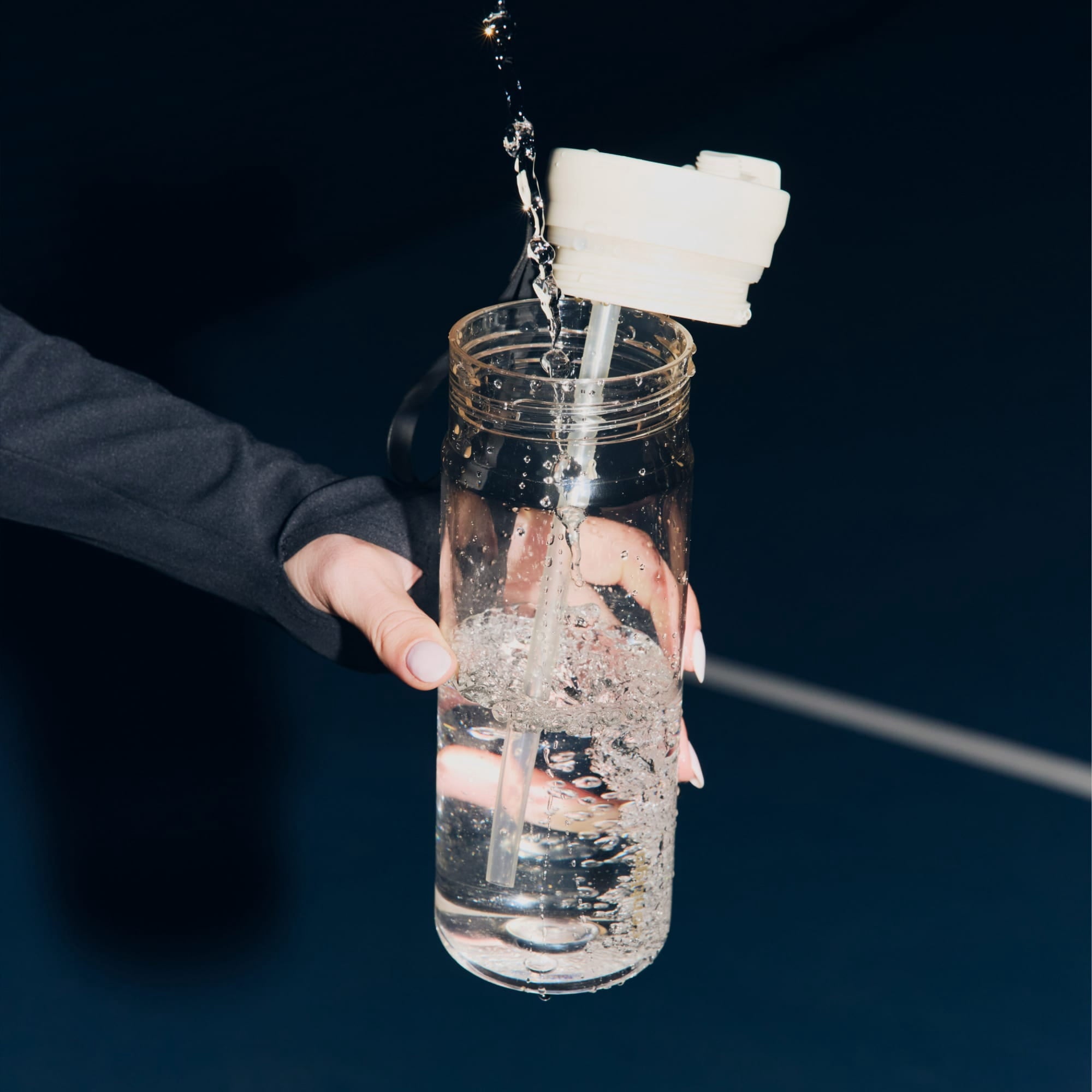 Contigo DualSip Leakproof Plastic Reusable Water Bottle with Carrying Strap, Cream/Clear, 28 oz FR2C