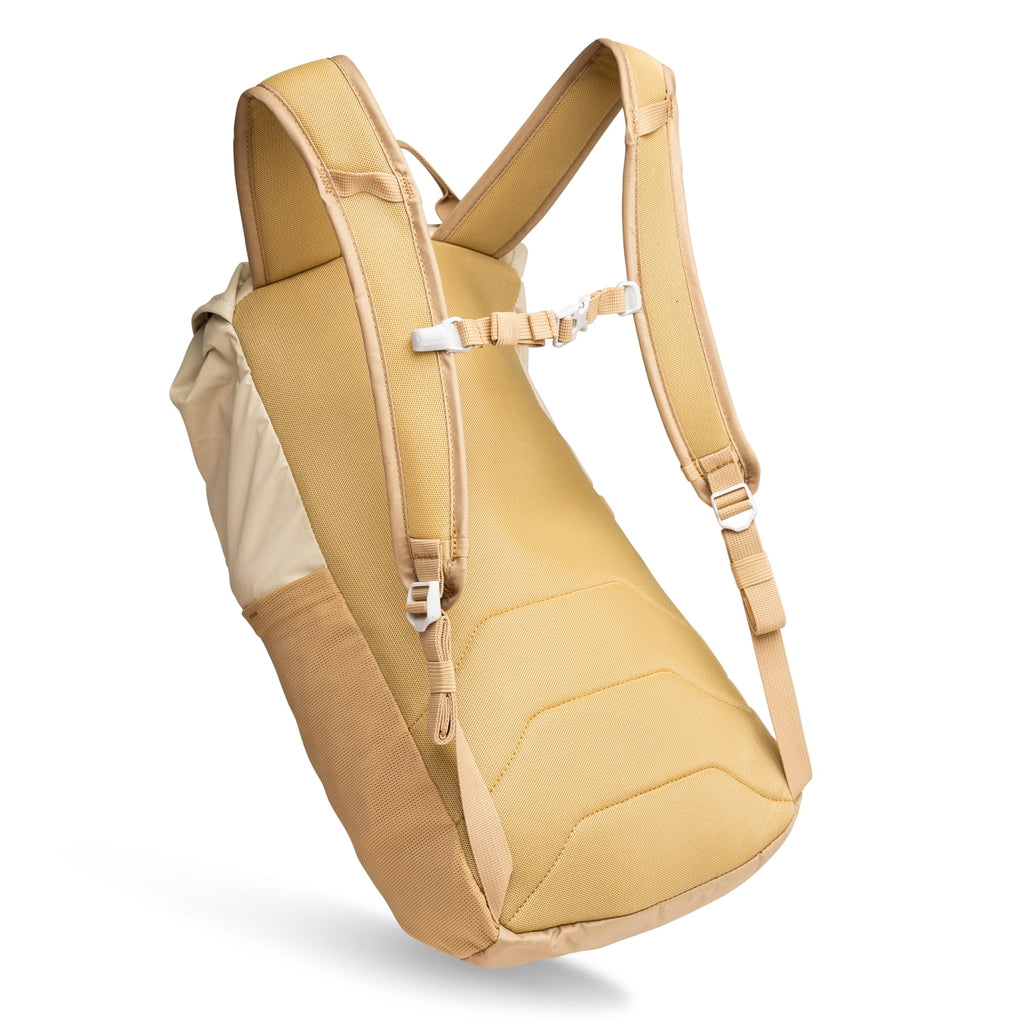 CamelBak Arête™ 18 Hydration Pack 50 oz, Canyon Clay QSRA