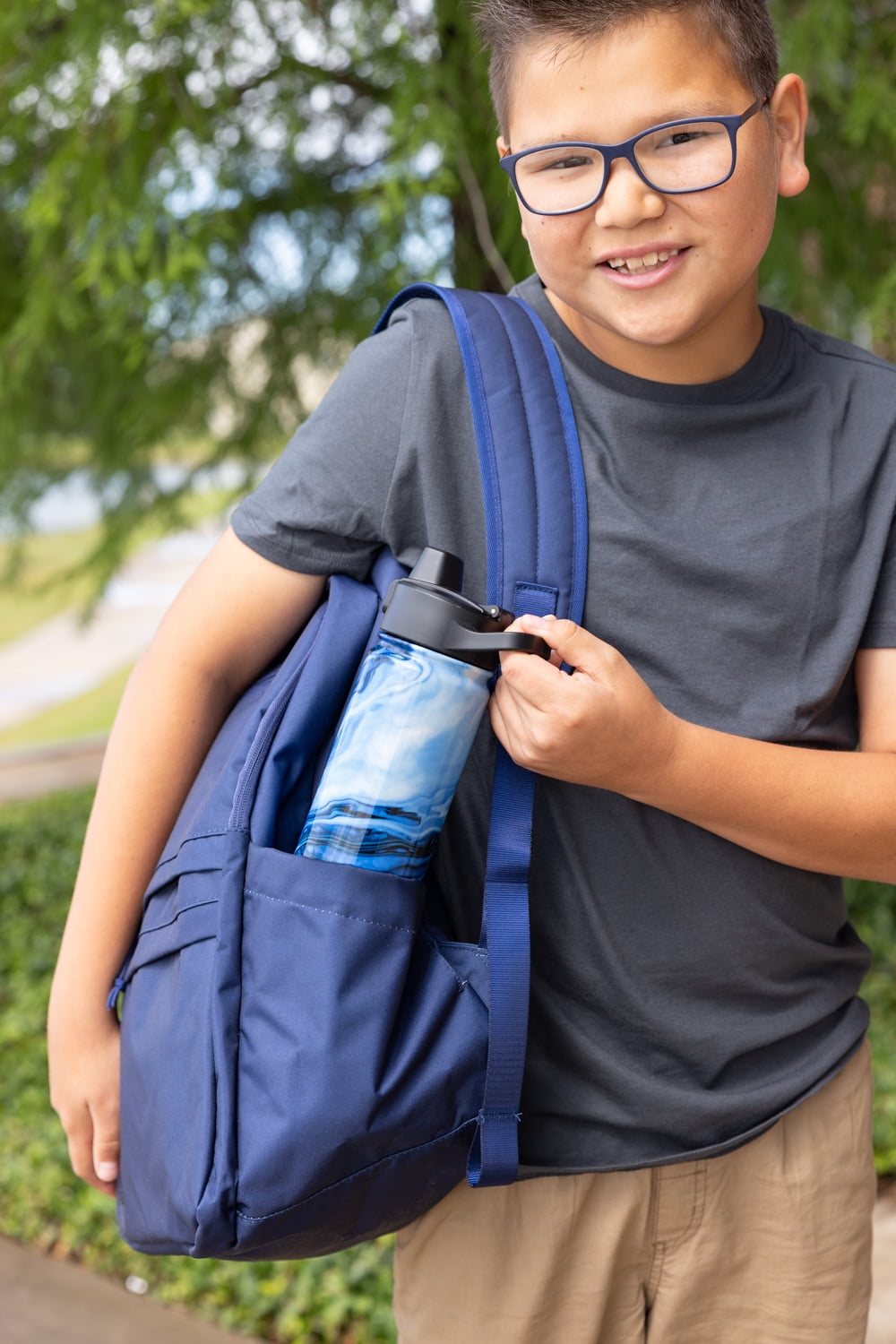 Simple Modern 18 fl oz Insulated Stainless Steel Summit Water Bottle with Covered Silicone Straw Lid | Sweet Taffy 90Q5