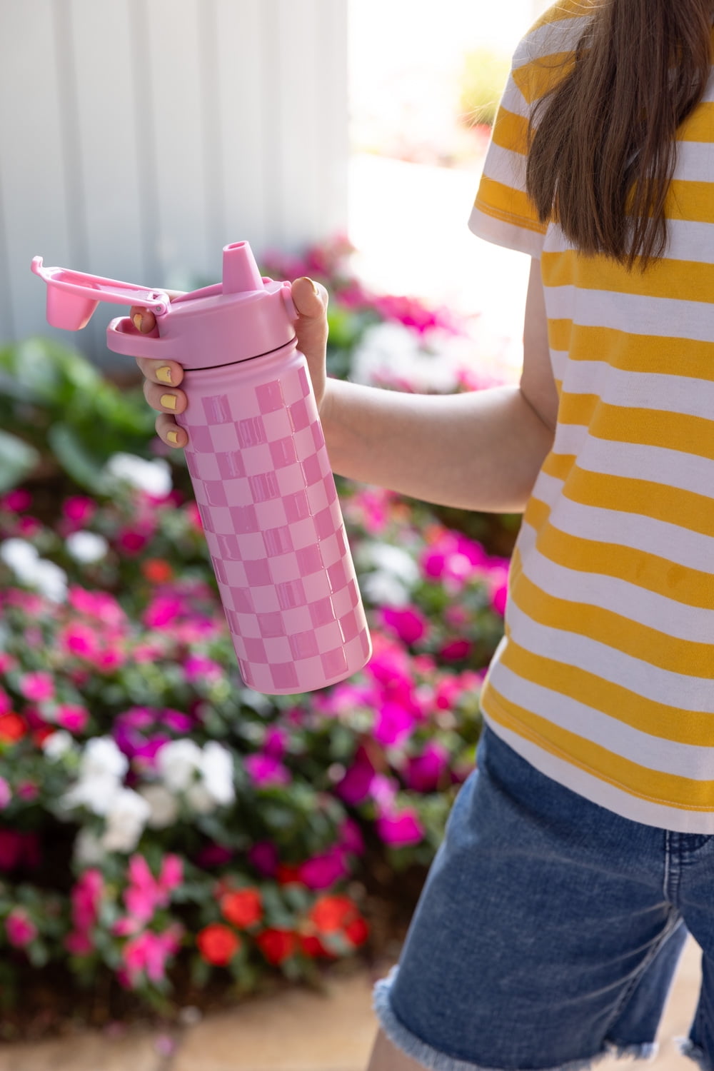 Simple Modern 18 fl oz Insulated Stainless Steel Summit Water Bottle with Covered Silicone Straw Lid | Sweet Taffy 90Q5